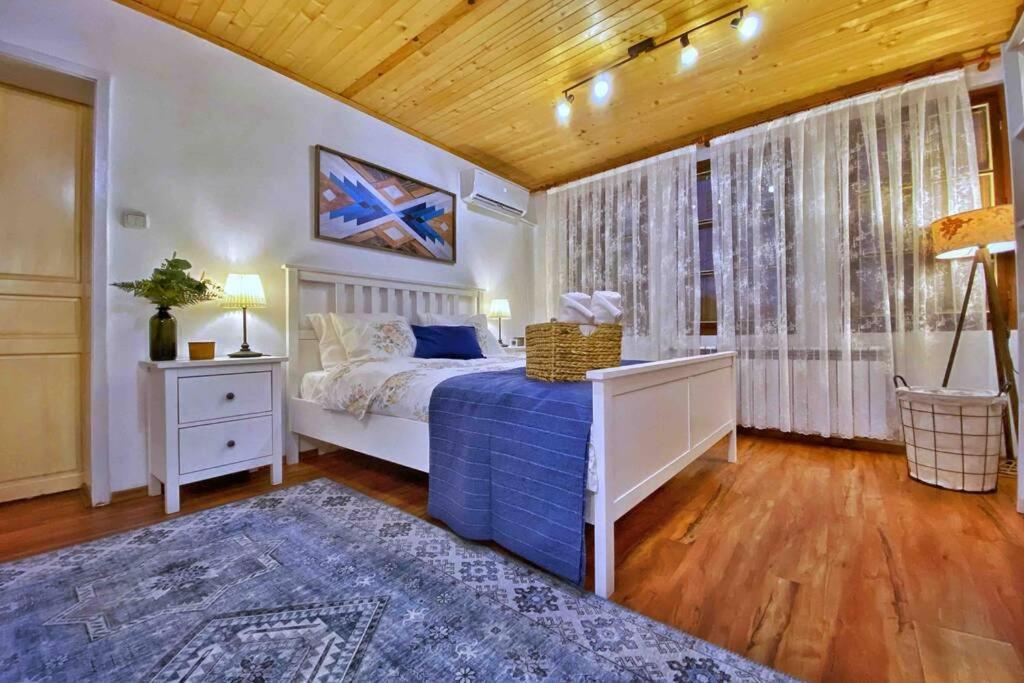 The Secret Lodge- New With Private Garage, Entire House فيليكو ترنوفو المظهر الخارجي الصورة
